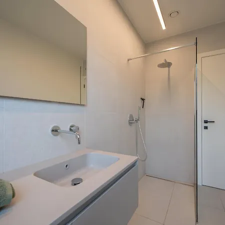 Апартаменты La Brise Modern Met 2 Slaapkamers En Zonnig Terras